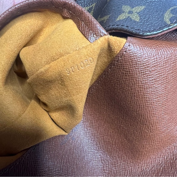 LOUIS VUITTON MONOGRAM MUSETTE TANGO SHORT SHOULDER BAG - Picture 8 of 10